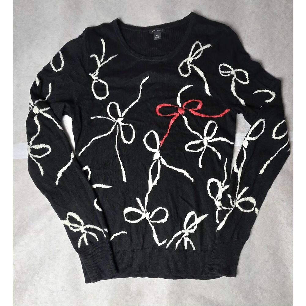 Women Ann Taylor Black Sweater Size XS